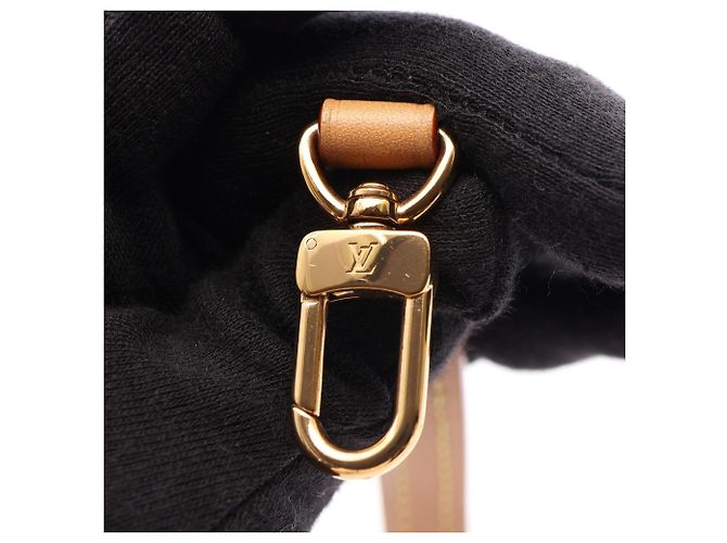 Bolsa de Ombro Louis Vuitton Fold Me Pouch Marrom - vista 9