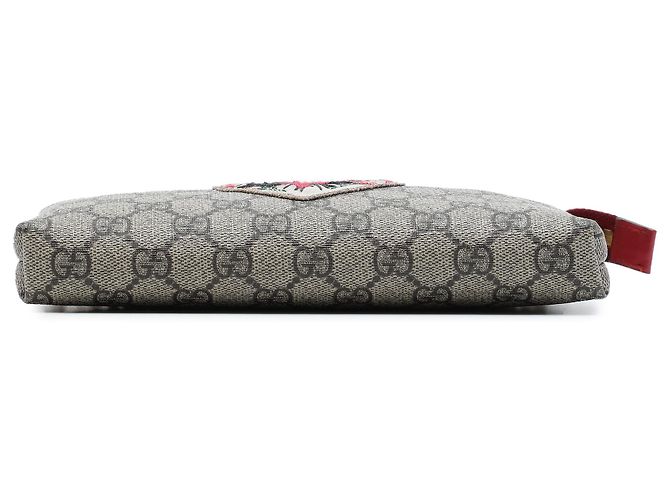 Pochette a catena Gucci Beige GG Supreme con cuore ricamato - vista 3