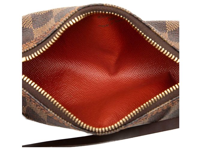Louis Vuitton Brown Damier Ebene Papillon Pochette Castaño - vista 4