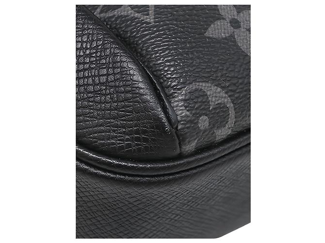 Bumbag Marsupio Louis Vuitton Black Monogram Eclipse Taigarama Outdoor Nero - vista 6