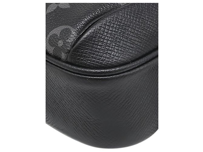 Bumbag Marsupio Louis Vuitton Black Monogram Eclipse Taigarama Outdoor Nero - vista 7