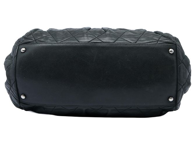 Borsa Bowling Chanel Chic Quilt in vitello iridescente matelassé nero - vista 3