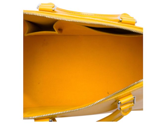 Louis Vuitton Yellow Epi Alma GM Amarelo - vista 4