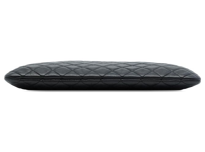Clutch Chanel Black Large Quilted Lambskin O Case Negro - vista 3