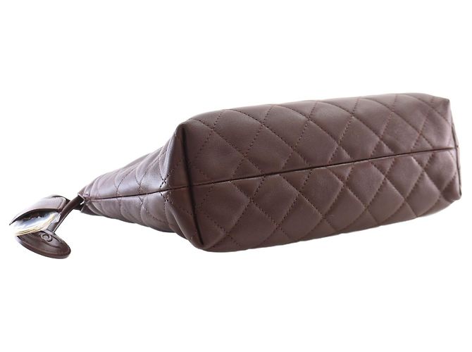Clutch Chanel Brown CC Quilted Lambskin con cordón y correa Castaño - vista 12