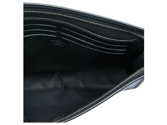 Louis Vuitton Black Monogram Eclipse Pochette Voyage MM Nero - vista 4