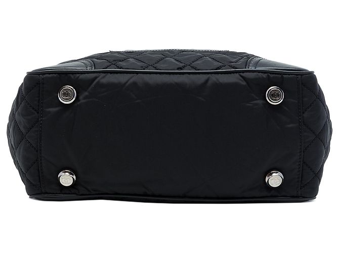 Chanel Black Paris New York gesteppte Nylon-Tote Schwarz - Ansicht 3