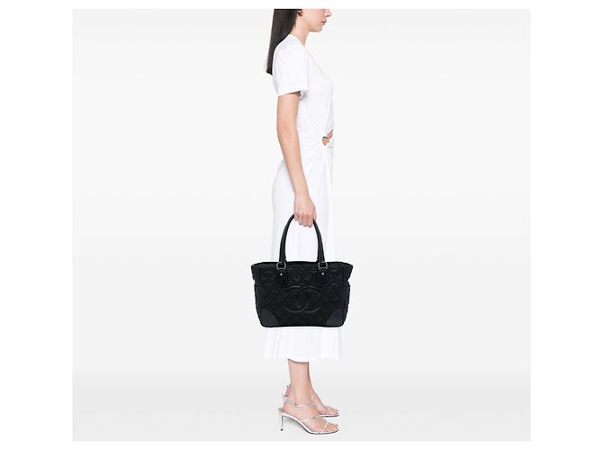 Chanel Black Paris New York gesteppte Nylon-Tote Schwarz - Ansicht 6