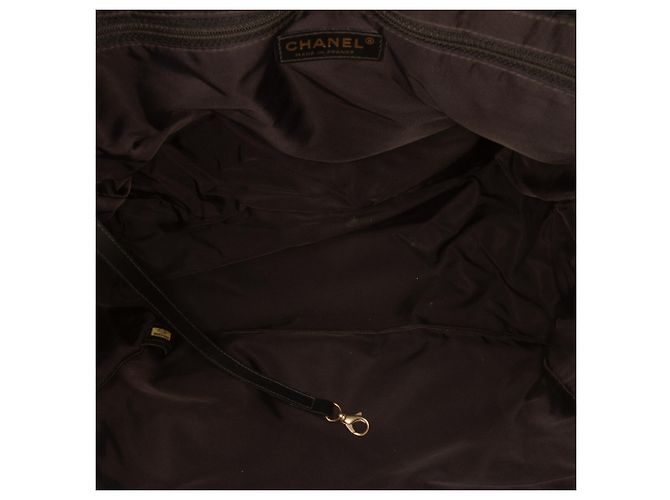 Borsa tote Chanel Black New Travel Line in nylon Nero - vista 4