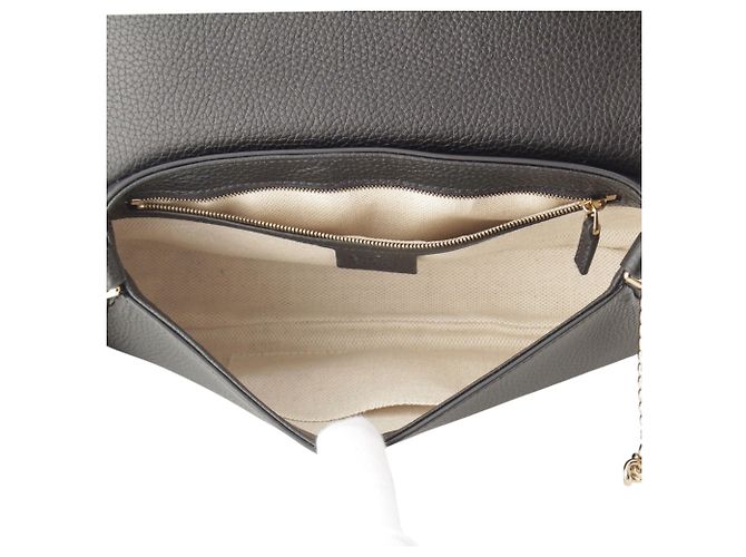 Gucci Soho Chain Flap Crossbody in pelle di vitello nera Medium Nero - vista 4