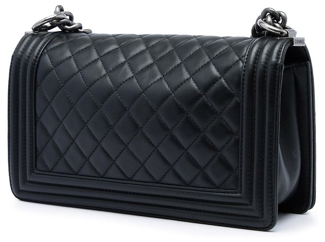 Le Boy Chanel Black Old Medium Quilted Lambskin Boy Flap Preto - vista 2