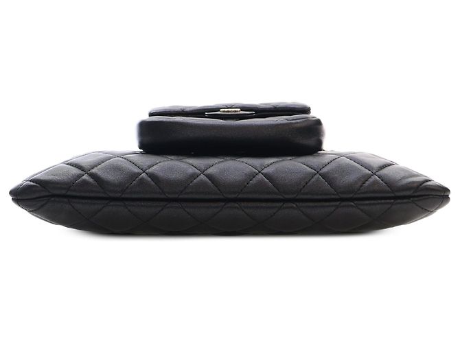 Bolsa Chanel preta em pele de cordeiro acolchoada CC com mini bolsa de aba Preto - vista 3