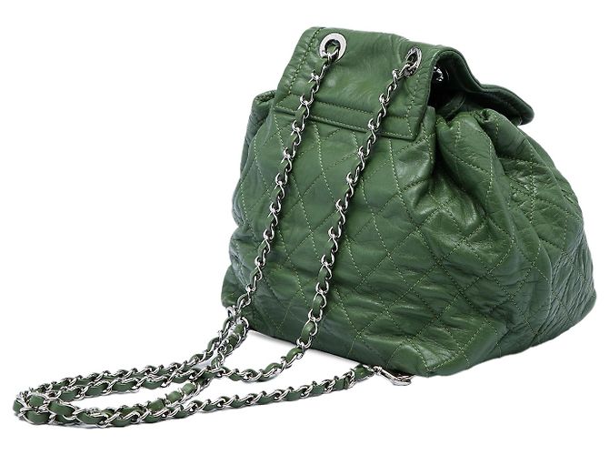 Chanel Beijing 2 in 1 Rucksack aus grünem gestepptem Kalbsleder Olivgrün - Ansicht 2