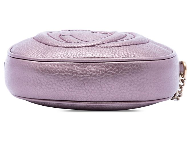 Gucci Mini Borsa a Tracolla Soho in Pelle di Vitello Martellata Metallizzata Viola con Catena Porpora - vista 3