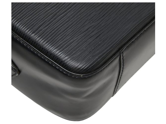 Bolsa de Ombro Louis Vuitton Epi Voltaire Preto - vista 5