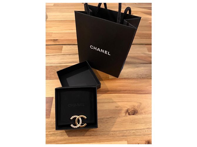 Broche Chanel CC Logo Doré Strass - vue 5