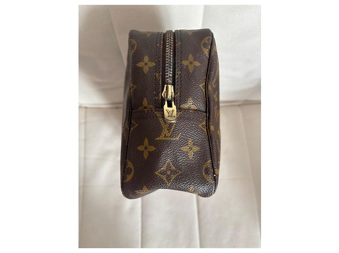 Louis Vuitton Neceser Monogram Canvas 28cm Castaño Monograma - vista 4