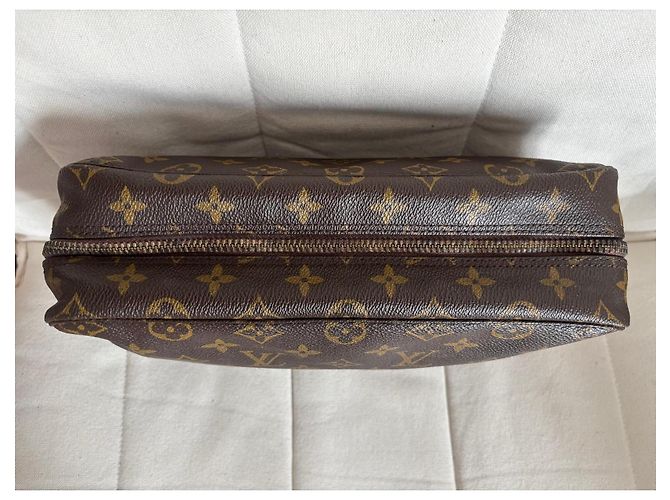 Louis Vuitton Neceser Monogram Canvas 28cm Castaño Monograma - vista 6