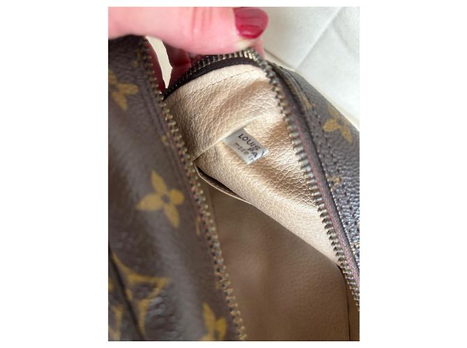 Louis Vuitton Neceser Monogram Canvas 28cm Castaño Monograma - vista 7