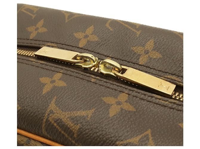 Bolso de hombro Louis Vuitton Monogram Cite MM Castaño - vista 7