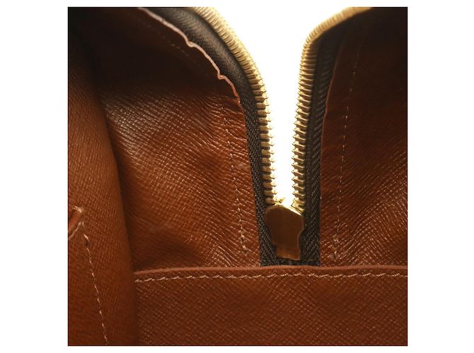 Bolso de hombro Louis Vuitton Monogram Cite MM Castaño - vista 9