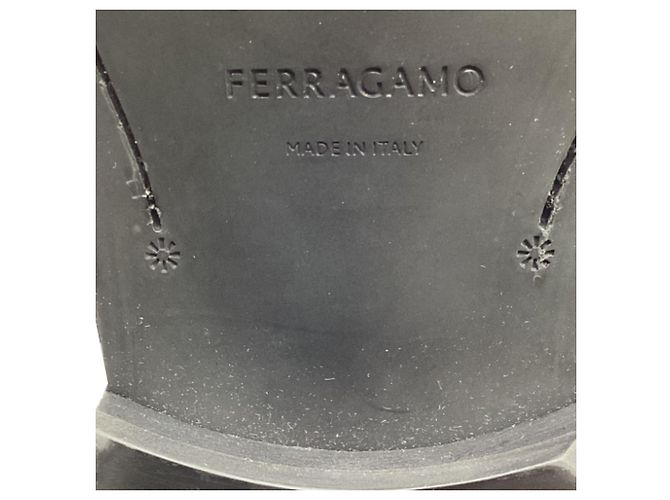 Salvatore Ferragamo Ferragamo Festo Wing-Tip Oxfords in pelle di vitello nera Nero - vista 9