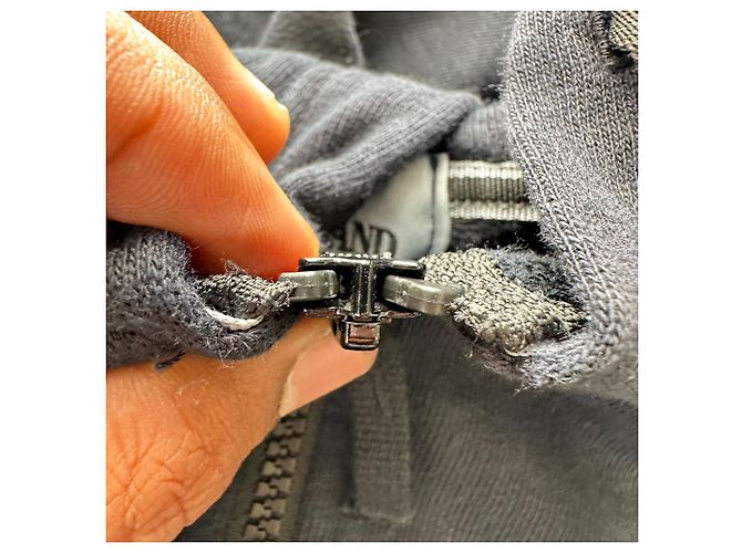 Felpa con cappuccio e zip Stone Island in cotone nero - vista 5