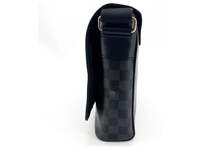 Louis Vuitton Daniel Messenger Damier Graphite PM Negro - vista 4