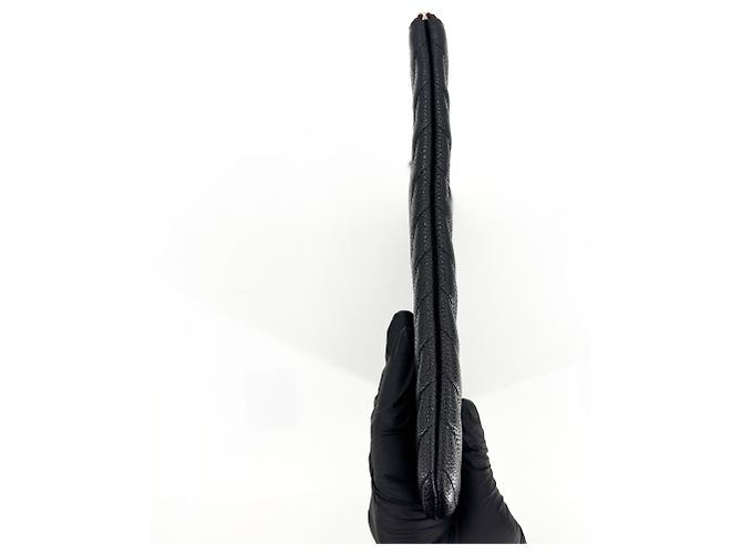 Chanel Charm O Case Chevron Lambskin Medium Noir - vue 3