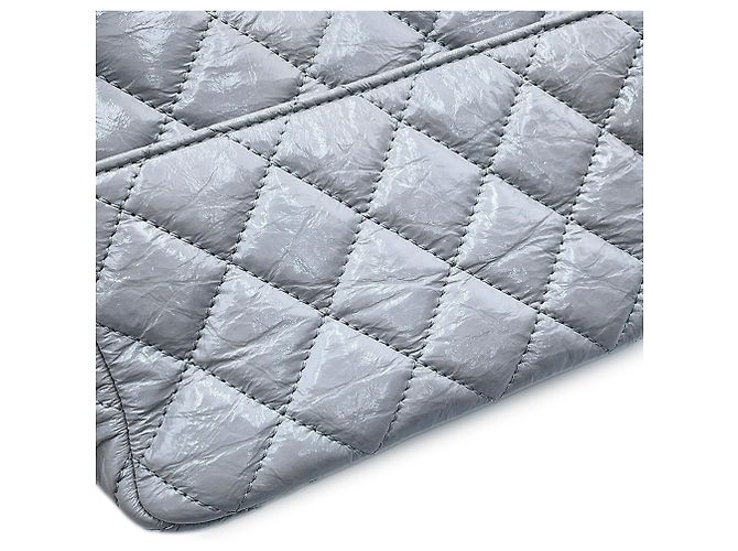 Bolsa de Ombro Chanel Matelasse com Corrente Marrom - vista 10
