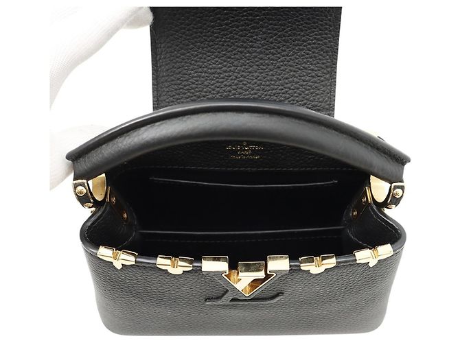 Borsa a tracolla Louis Vuitton Capucines MINI Nero - vista 6