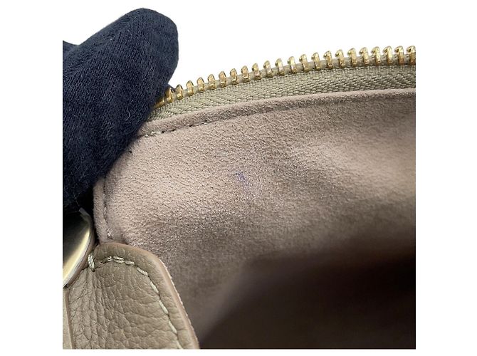 Borsa Louis Vuitton in pelle di vitello grana Taupe - vista 10