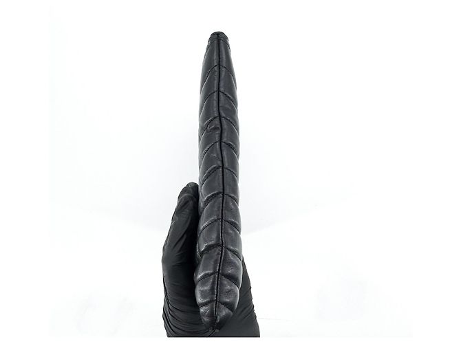 Autre Marque Saint Laurent Classic Monogram Wristlet Matelasse Chevron Leather Medium Preto - vista 3