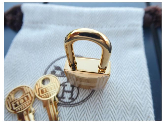 Cadeado e Chaves Hermès Banhados a Ouro Dourado - vista 4