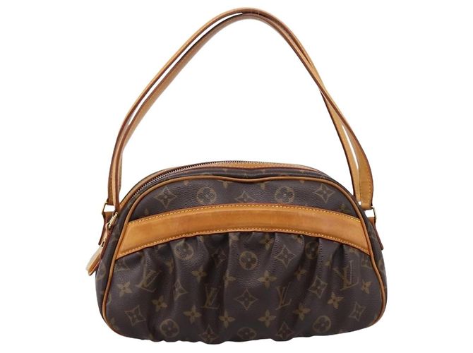 Bolsa Louis Vuitton Clara Monogram Canvas Marrom - vista 2