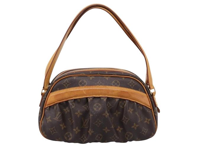 Bolsa Louis Vuitton Clara Monogram Canvas Marrom - vista 3