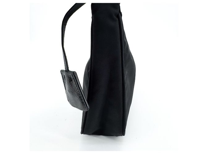 Prada Re-Edition Velvet Mini Negro - vista 3