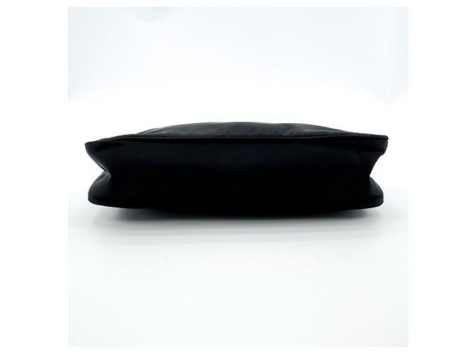 Prada Re-Edition Velvet Mini Negro - vista 5