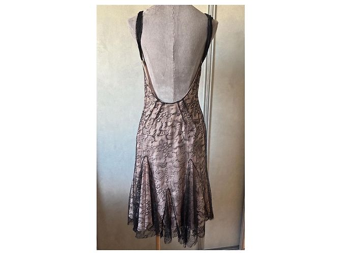 John Galliano Abito Lungo in Pizzo Nero e Nude Beige - vista 2