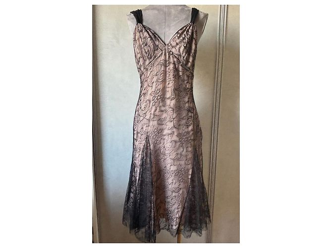 John Galliano Abito Lungo in Pizzo Nero e Nude Beige - vista 3
