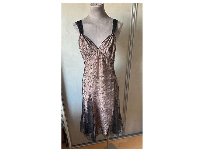 John Galliano Abito Lungo in Pizzo Nero e Nude Beige - vista 4