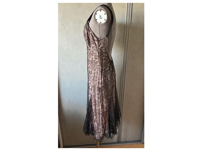 John Galliano Abito Lungo in Pizzo Nero e Nude Beige - vista 8