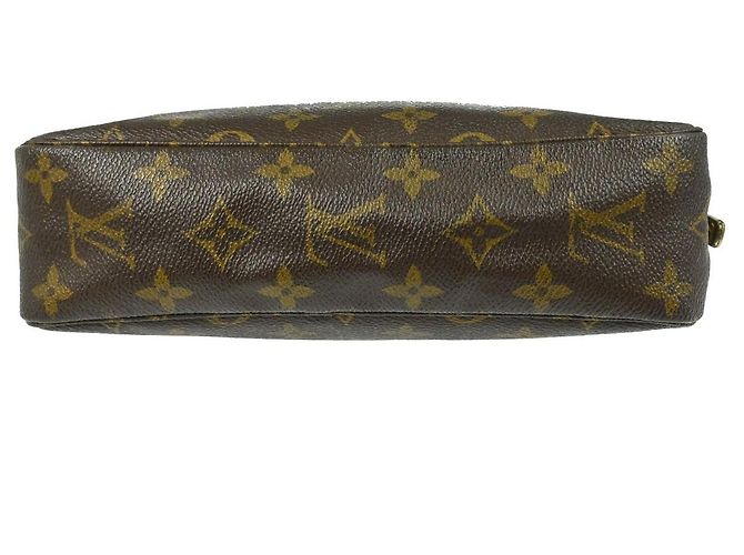 Louis Vuitton Trousse Toiletry Monogram Canvas 23 Castaño - vista 3