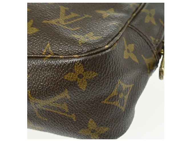 Louis Vuitton Trousse Toiletry Monogram Canvas 23 Castaño - vista 7