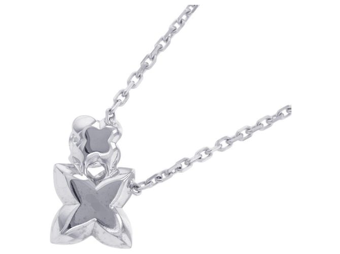 Colar com pingente Louis Vuitton em ouro branco 18K e diamantes - vista 3