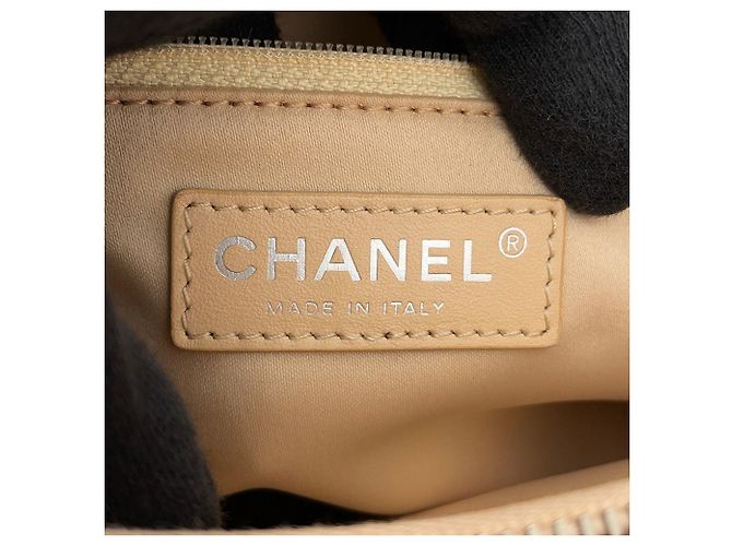 Saco Tote com Corrente Chanel Matelassé Bege - vista 15