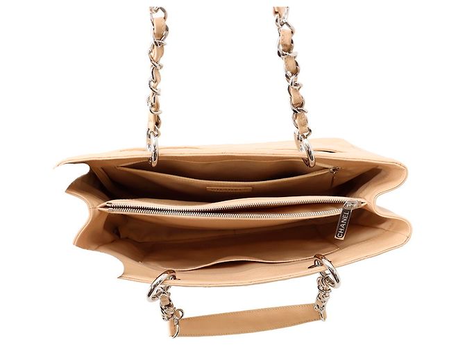 Saco Tote com Corrente Chanel Matelassé Bege - vista 5