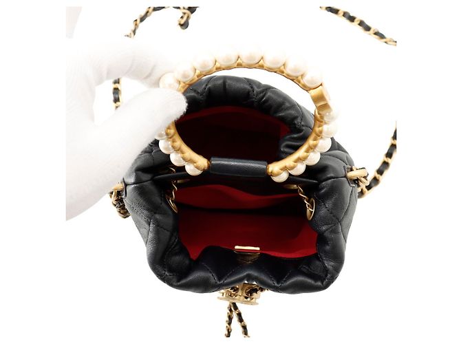 Chanel Matelassé Schultertasche aus schwarzem Lammleder - Ansicht 6