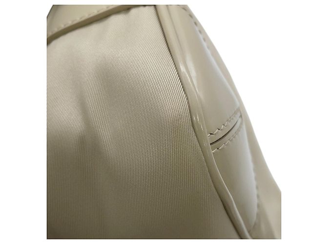 Sac à épaule Prada Triangle en nylon Beige - vue 6
