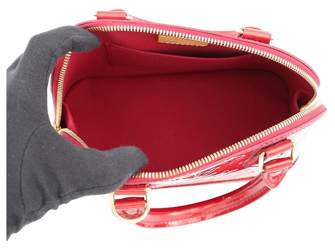 Sac à main Louis Vuitton Monogram Vernis Alma BB Rouge - vue 6